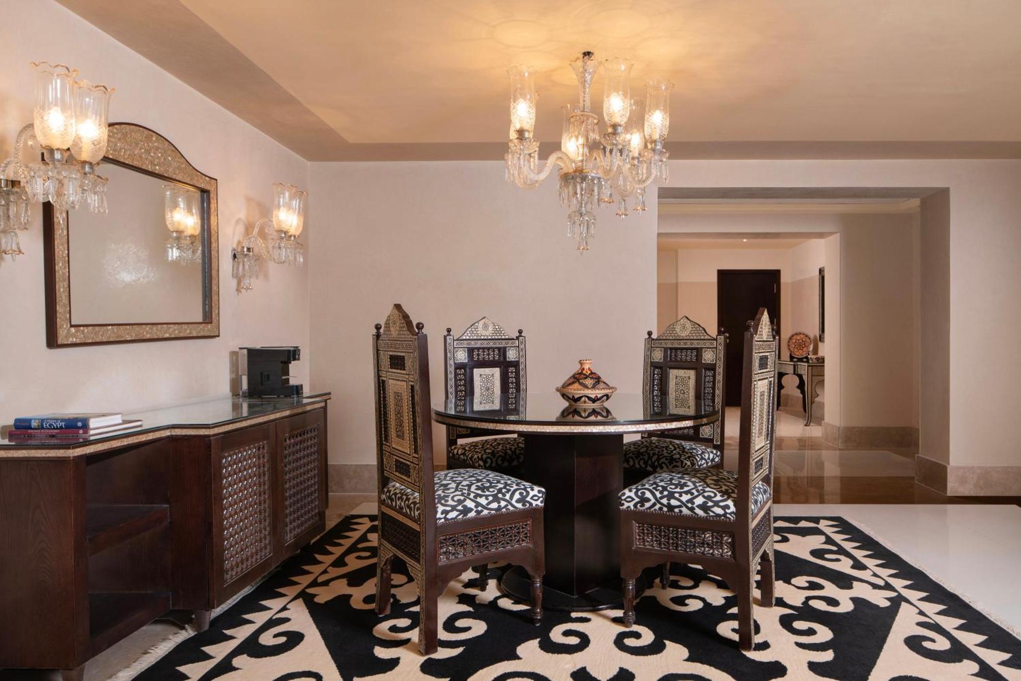 Suite Royal con 1 Letto Queen-Size e Vista Mare